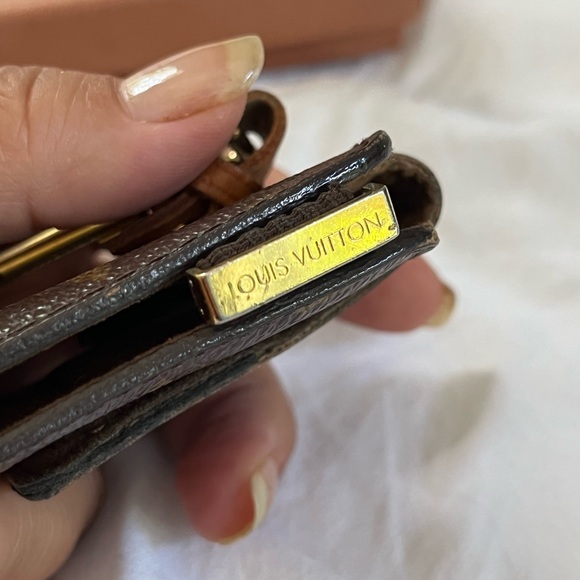 Louis Vuitton Flip Phone Case - Picture 3 of 10